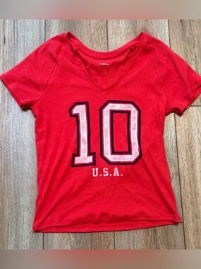 Hollister Red V-Neck '10' baby Graphic Tee